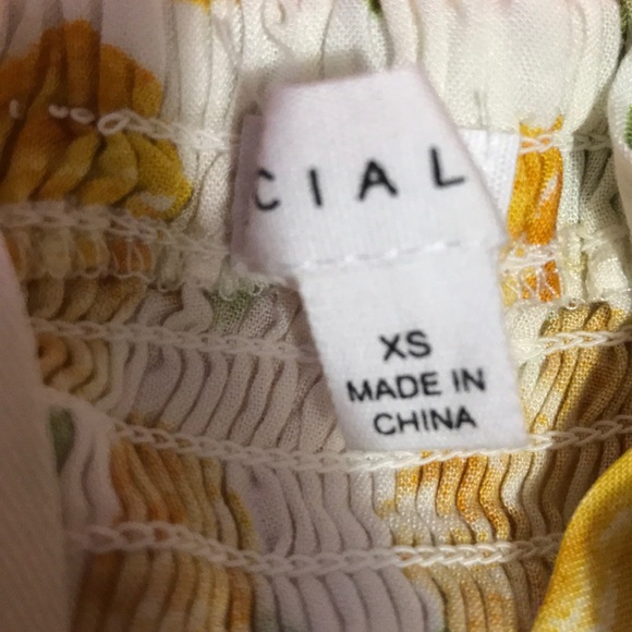 Socialite dress - Picture 2 of 3